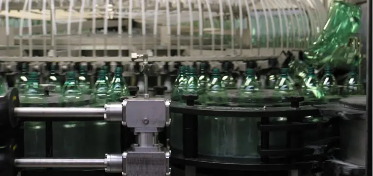 Tutte-le-fasi-del-processo-produttivo-delle-bottiglie-di-Acqua-Lete