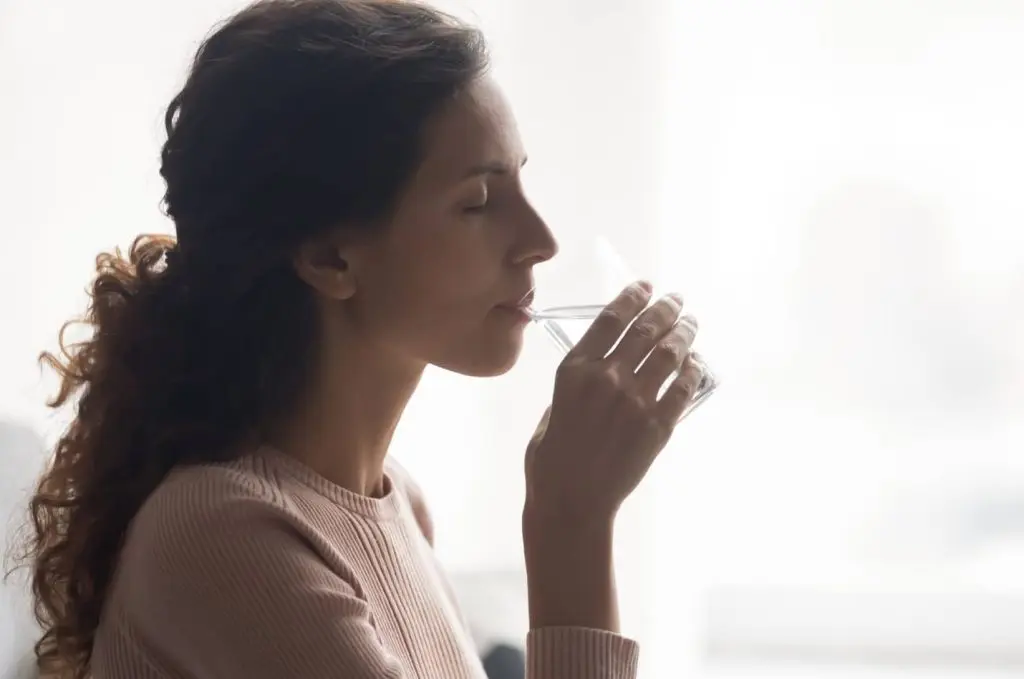 Acqua minerale per la digestione: le caratteristiche